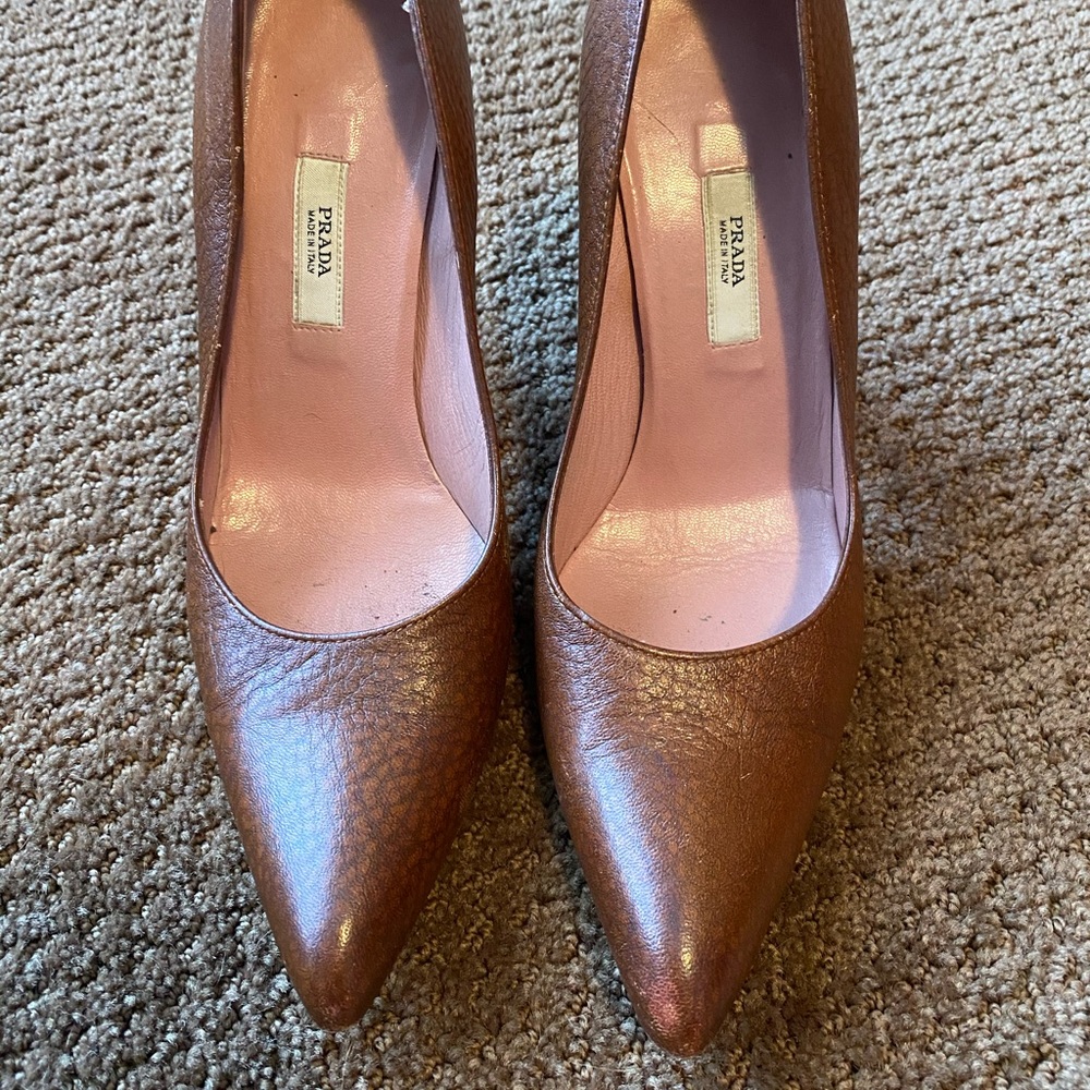 Prada Brown leather Point Toe Pumps